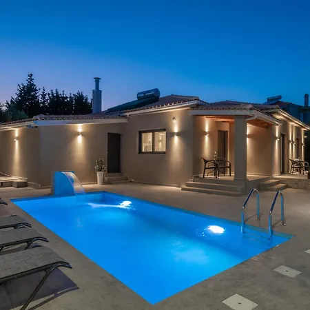 Xenessa Elegant Villa, 4-bedroom Private Pool Retreat By Mana Gers Βίλα Τραγάκι
