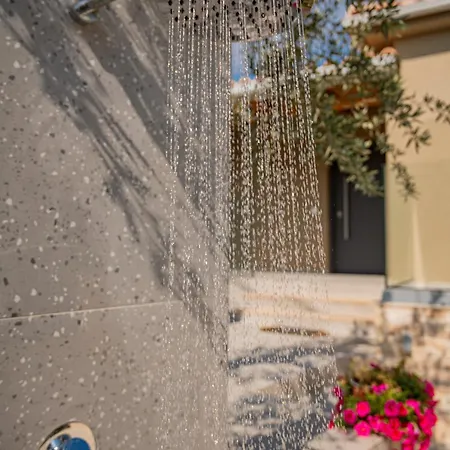 Βίλα Xenessa Elegant Villa, 4-bedroom Private Pool Retreat By Mana Gers *