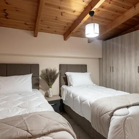 Xenessa Elegant Villa, 4-bedroom Private Pool Retreat By Mana Gers Βίλα Τραγάκι