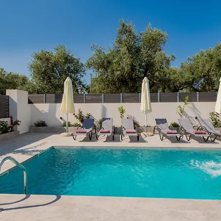 Βίλα Xenessa Elegant Villa, 4-bedroom Private Pool Retreat By Mana Gers Τραγάκι