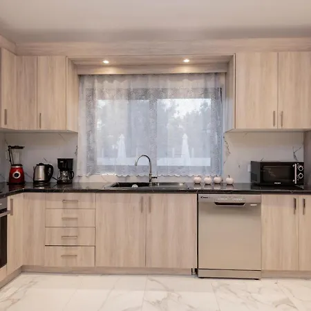 Βίλα Xenessa Elegant Villa, 4-bedroom Private Pool Retreat By Mana Gers