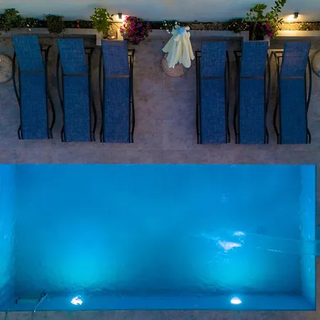 Xenessa Elegant Villa, 4-bedroom Private Pool Retreat By Mana Gers Βίλα