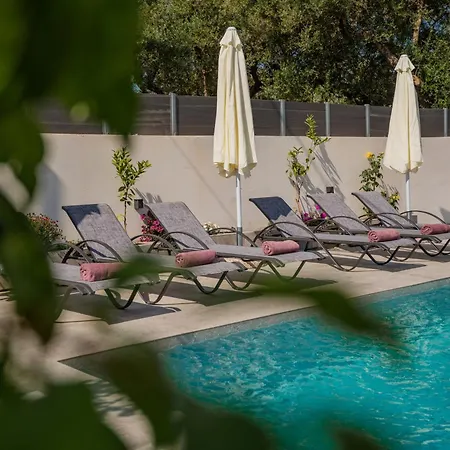 Βίλα Xenessa Elegant Villa, 4-bedroom Private Pool Retreat By Mana Gers