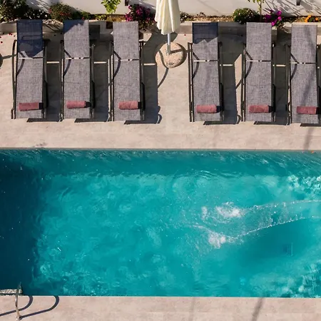 Xenessa Elegant Villa, 4-bedroom Private Pool Retreat By Mana Gers *
