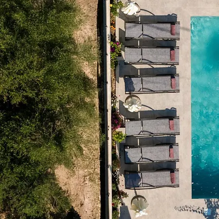 Xenessa Elegant Villa, 4-bedroom Private Pool Retreat By Mana Gers Βίλα