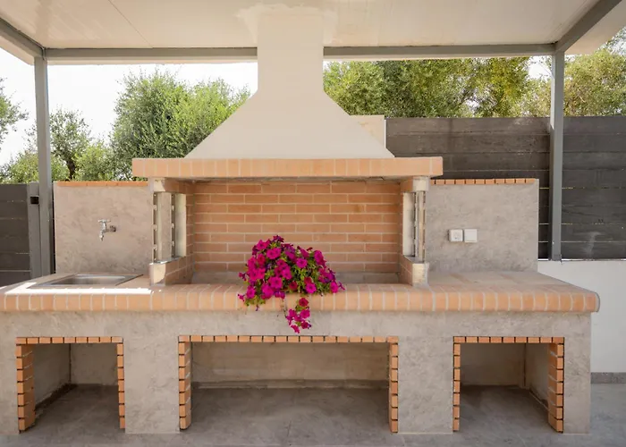Xenessa Elegant Villa, 4-bedroom Private Pool Retreat By Mana Gers Villa Tragáki