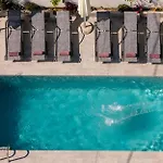 Xenessa Elegant Villa, 4-bedroom Private Pool Retreat By Mana Gers *