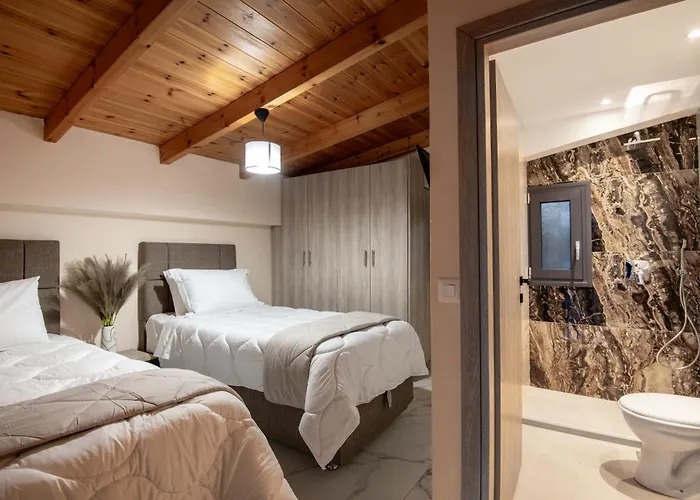 Xenessa Elegant Villa, 4-bedroom Private Pool Retreat By Mana Gers *